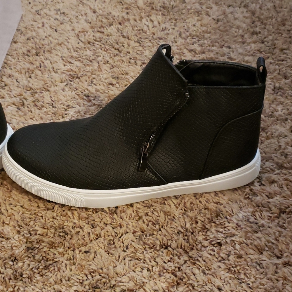 Size 8 black sneaker booties